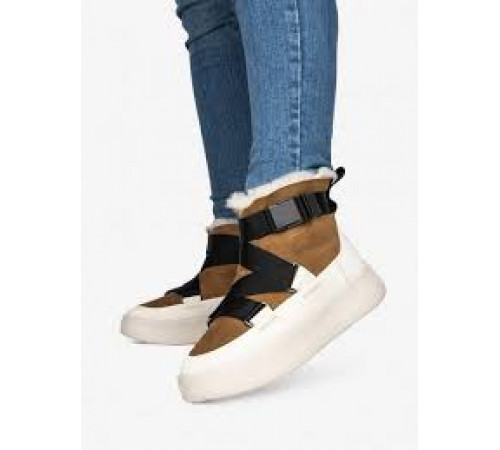 UGG Boom Buckle Boot Chestnut