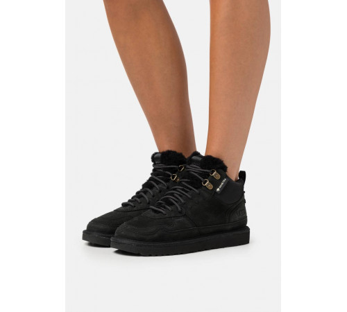 UGG Highland Hi GoreTex Black