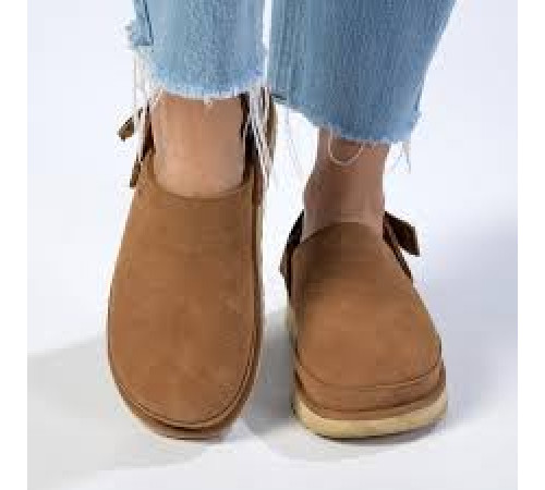 UGG Goldenstar Clog Chestnut